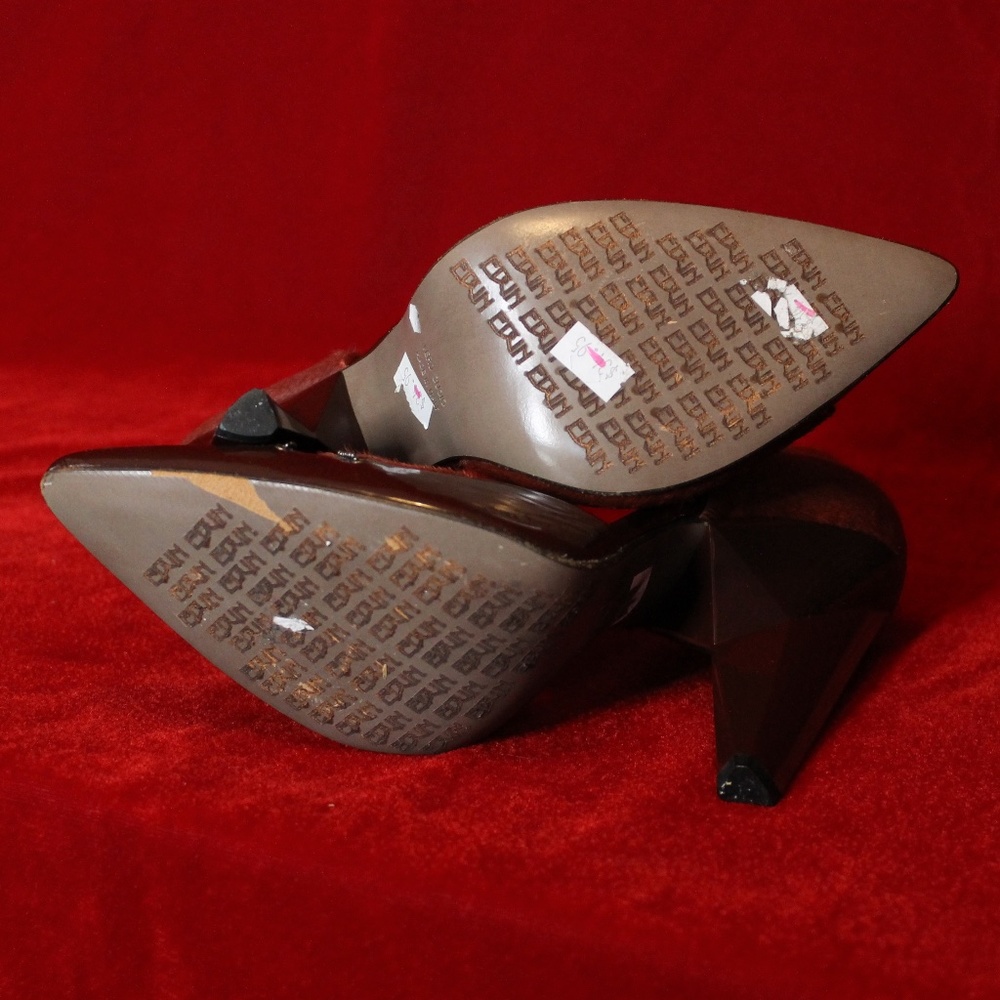 Vintage 80s Italian Red Pointed-Toe Pumps - Picture 4 of 4